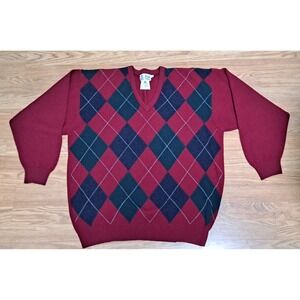 Vintage Pringle of Scotland Medium Red 100% Lamb's Wool V Neck Argyle Sweater